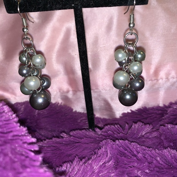 4 pairs of woman earrings - Picture 8 of 15